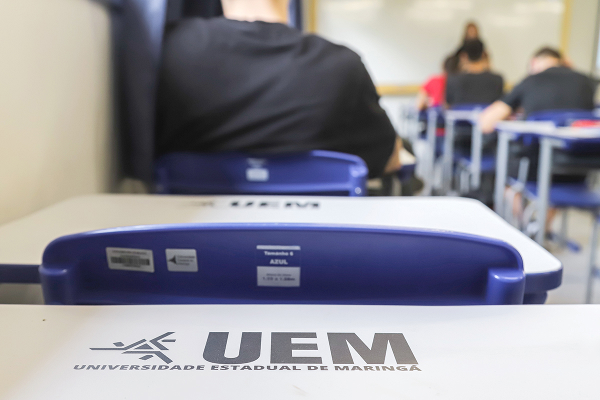 UEM tem vagas para professores com salários de até R$ 16 mil