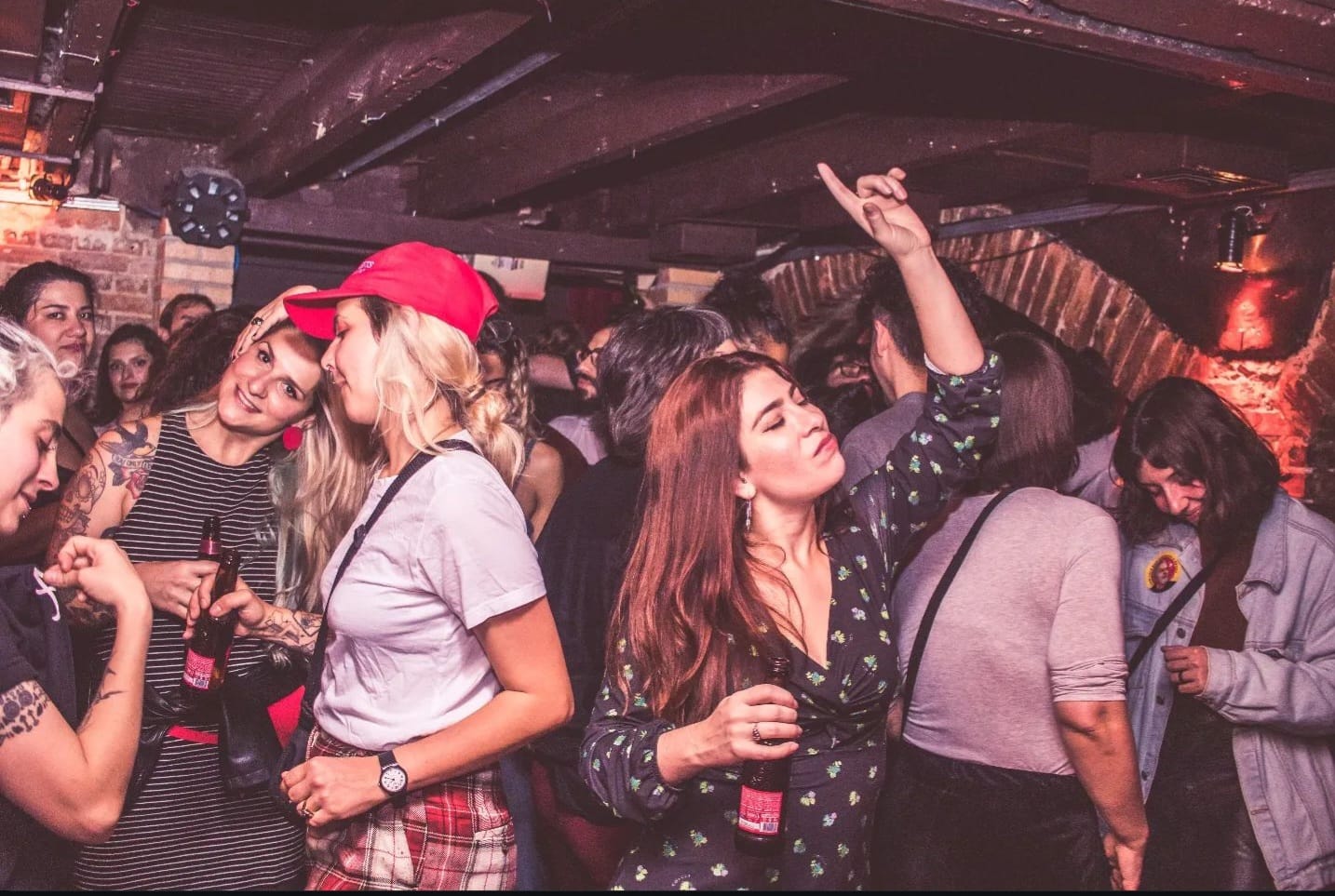 Plural comemora 5 anos com festa no Wonka. Compre ingresso antecipado!