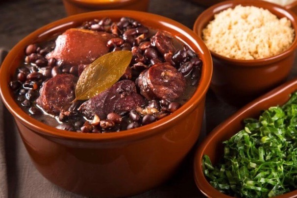 Apae Curitiba realiza feijoada beneficente em prol da fanfarra da instituição