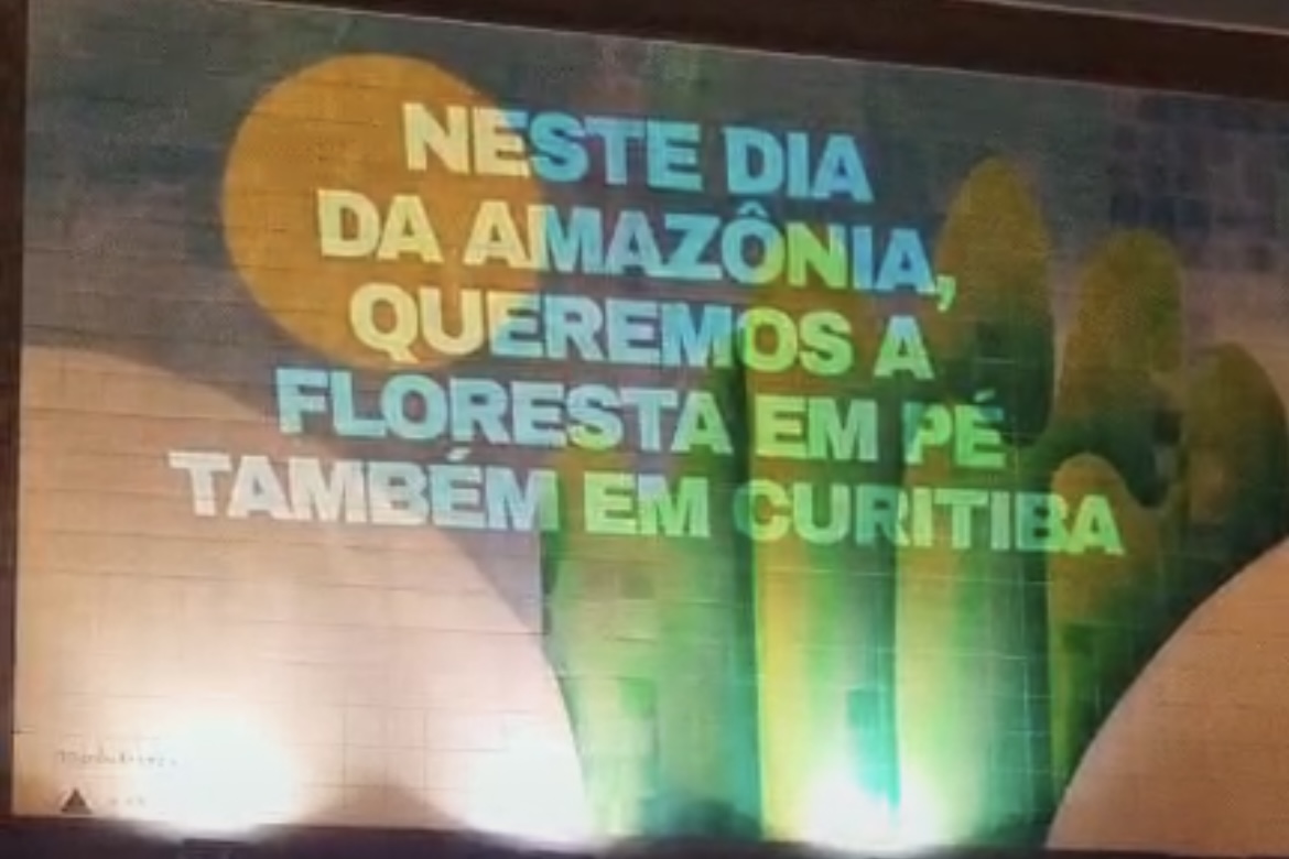 Projeção contra corte de árvores na Arthur Bernardes é feita em Curitiba