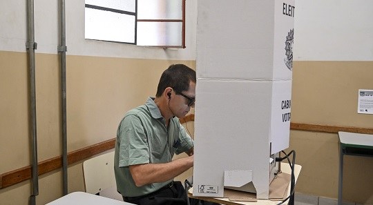Curitiba tem apenas 20 candidatos com deficiência concorrendo à Câmara