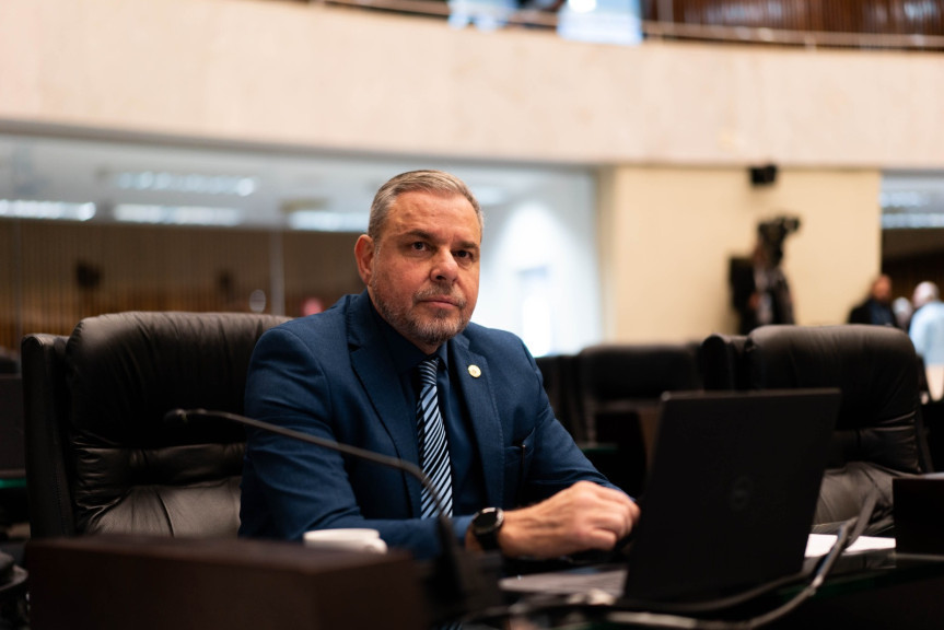 Bolsonarista Ricardo Arruda vira réu por associação criminosa, desvio de dinheiro e tráfico de influência
