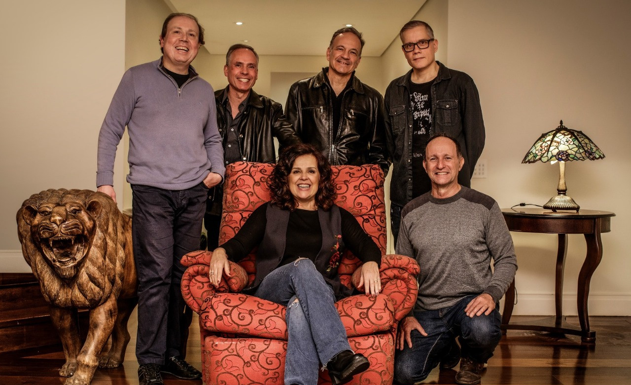 ZiriGdansk faz show para lançar "Os dias não são de paz"