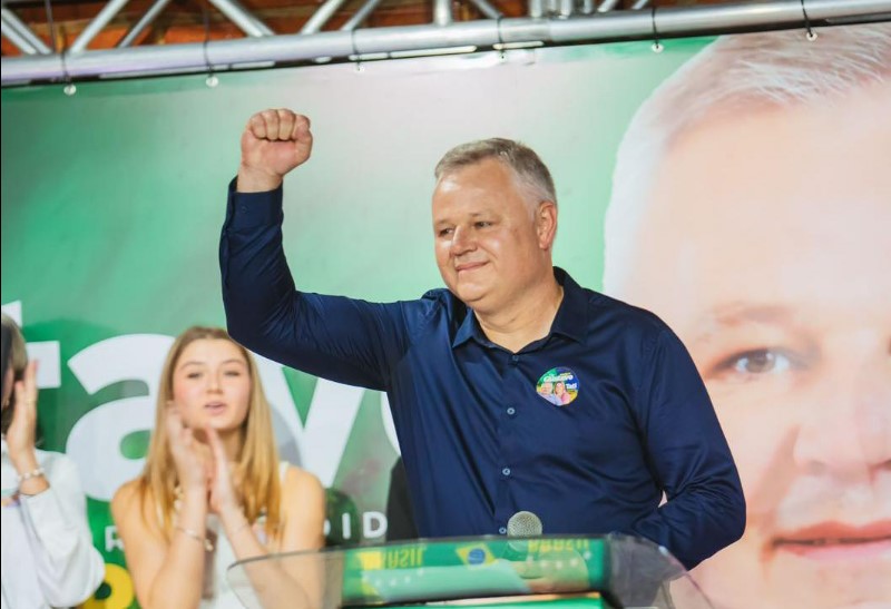 Dr. Gustavo é eleito prefeito de Araucária