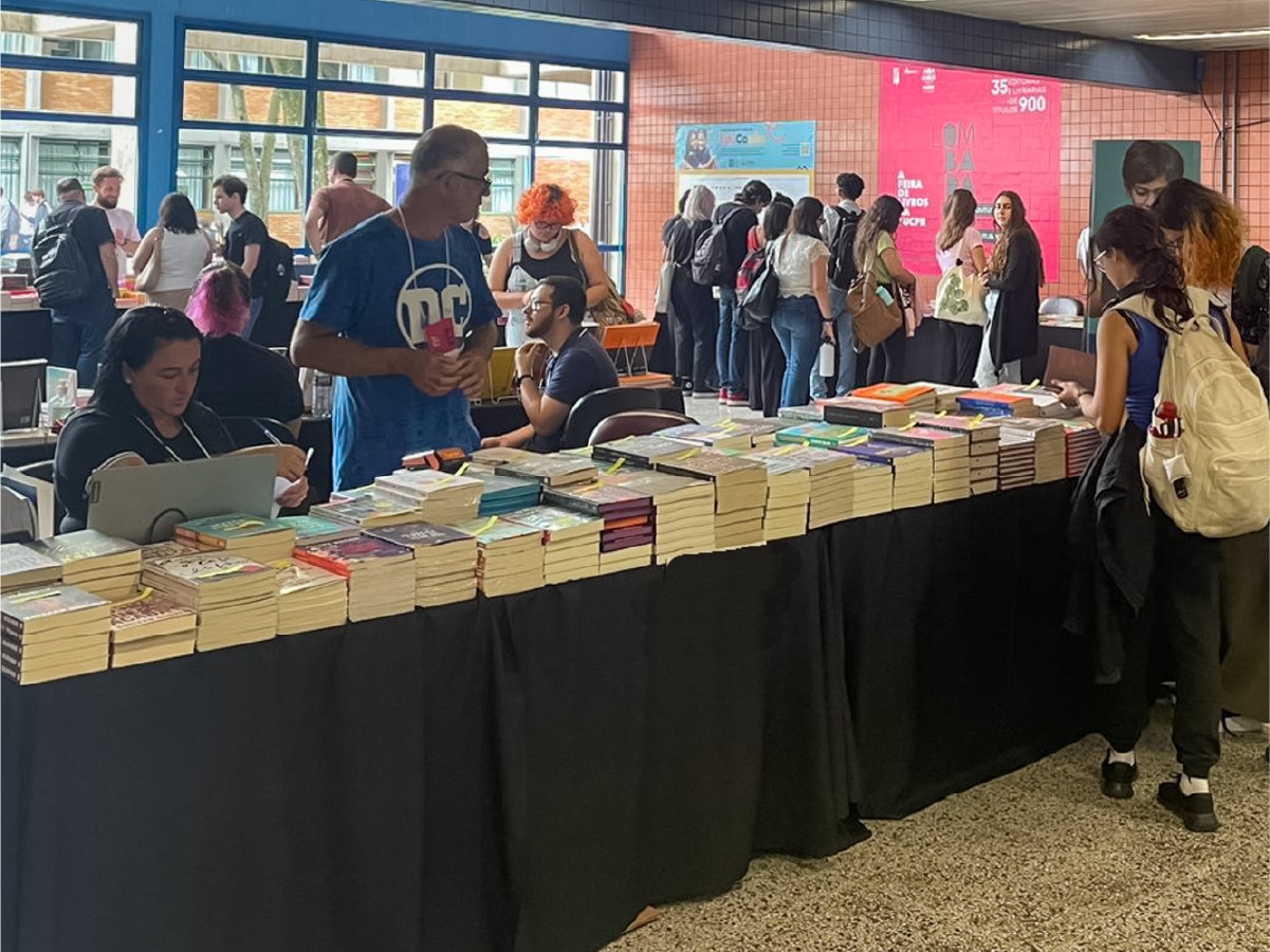Feira “Lombada”, da PUCPRESS, terá mais de mil títulos com descontos