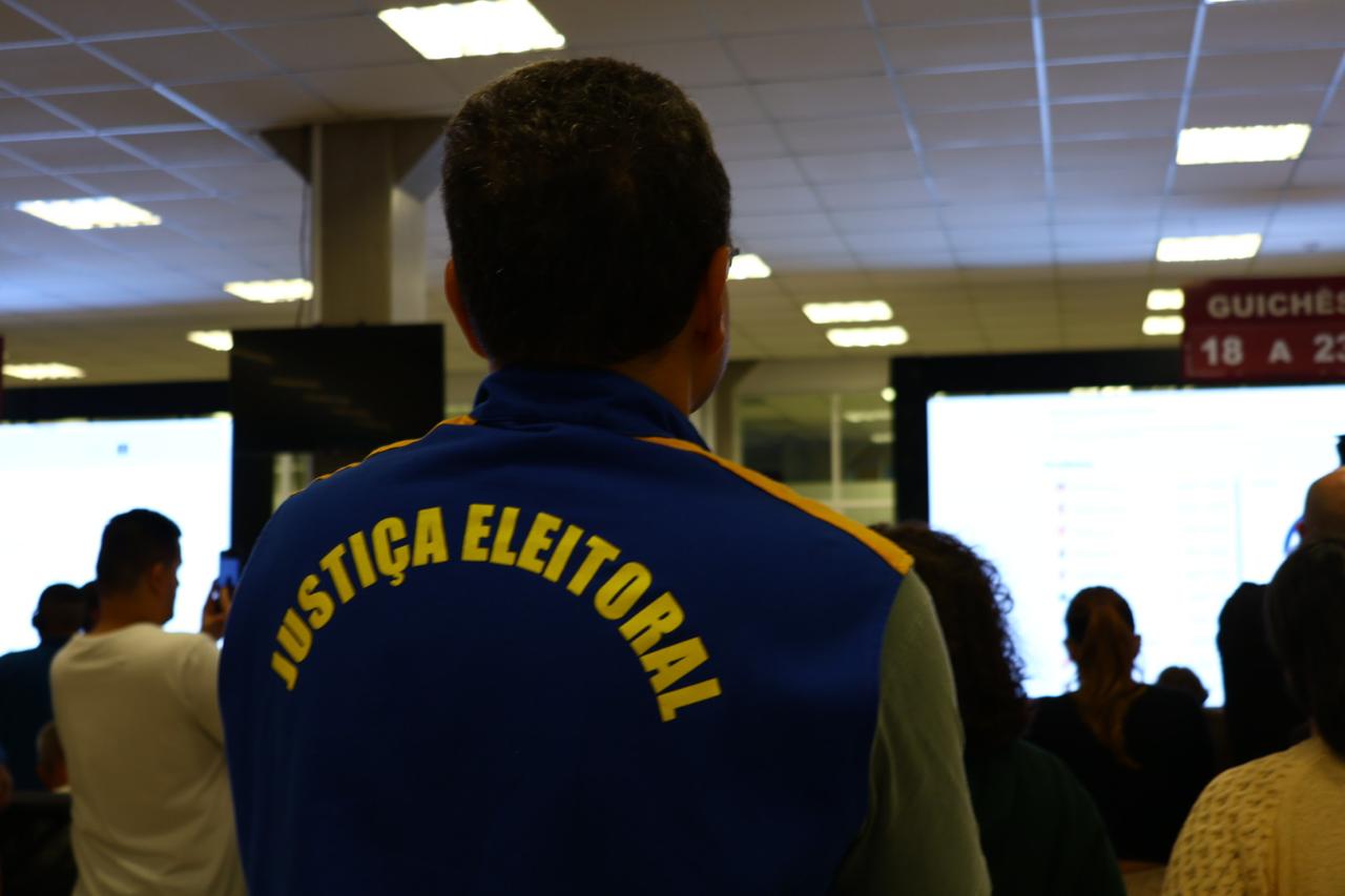 Helder Lazarotto é reeleito prefeito de Colombo