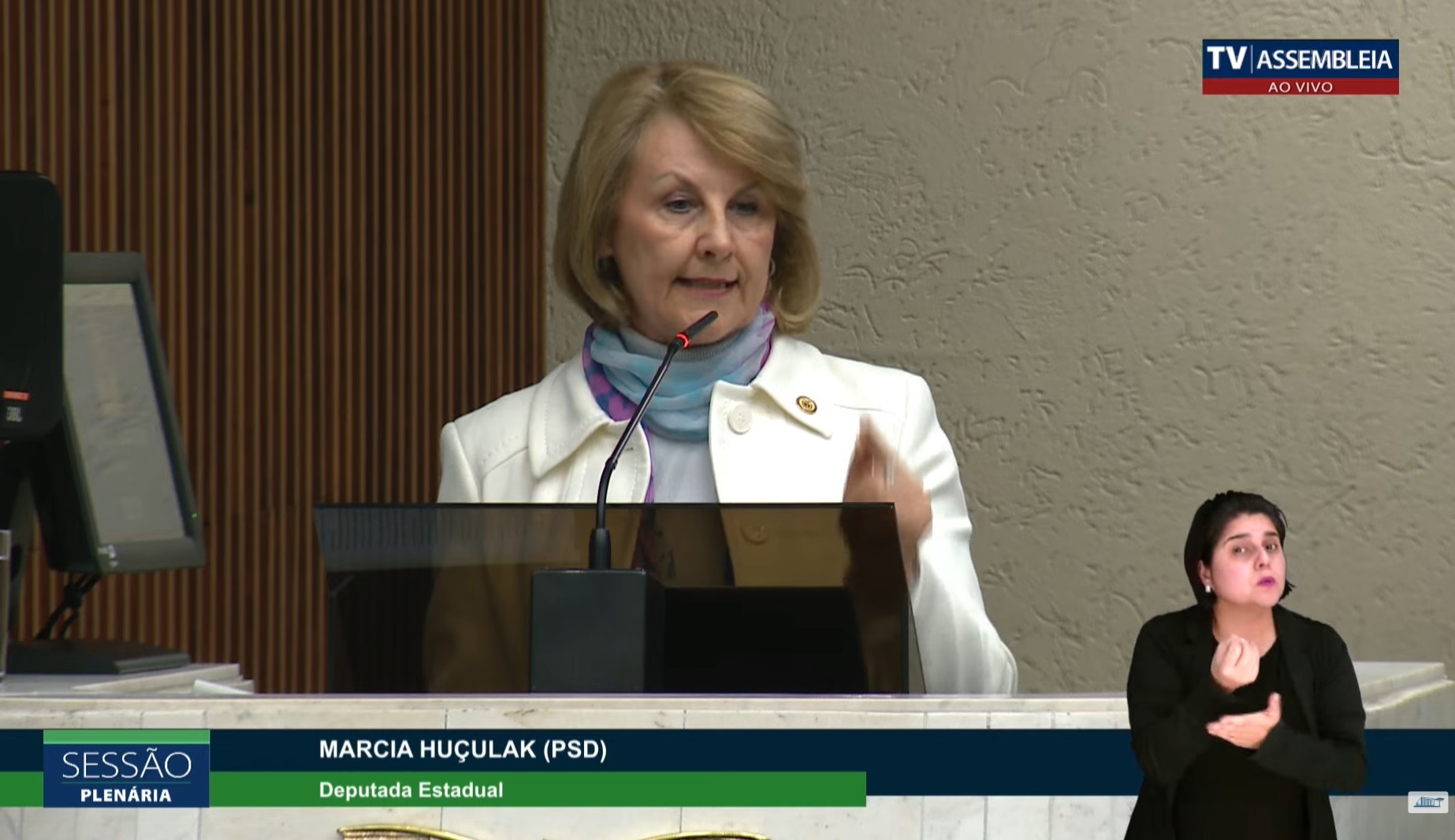 Márcia Huçulak dá resposta a Cristina Graeml: "Negacionista e totalmente raivosa"