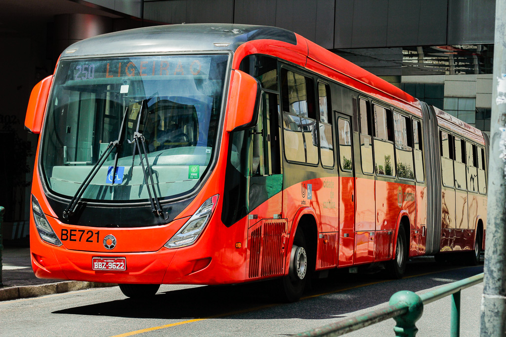 Periferia usa ônibus duas vezes mais que o Centro