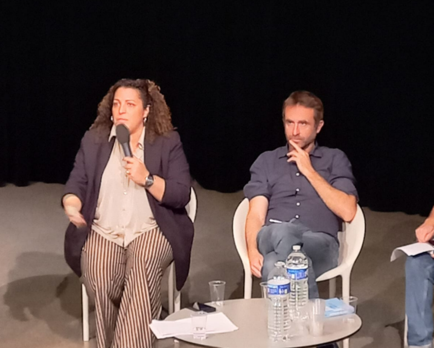 Assim como no Brasil, jornalistas franceses relatam ameaças e constrangimentos impostos pela extrema direita a veículos progressistas no país