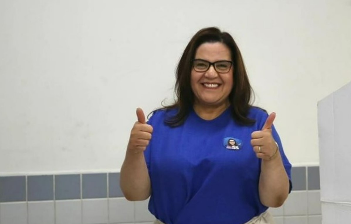 Professora Rosa Maria é reeleita prefeita de Pinhais