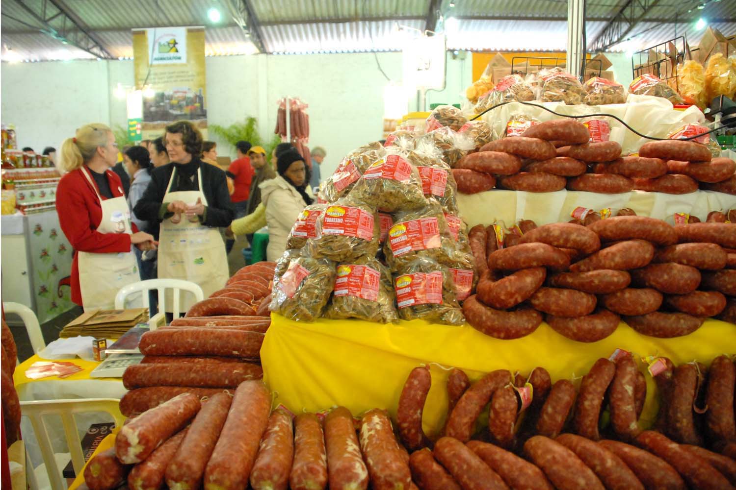 Feira de Sabores do Paraná reúne agricultores familiares no MON