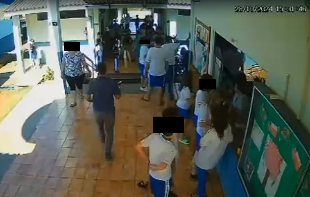 PMs são investigados por agredir alunos em banheiro de escola estadual no Paraná