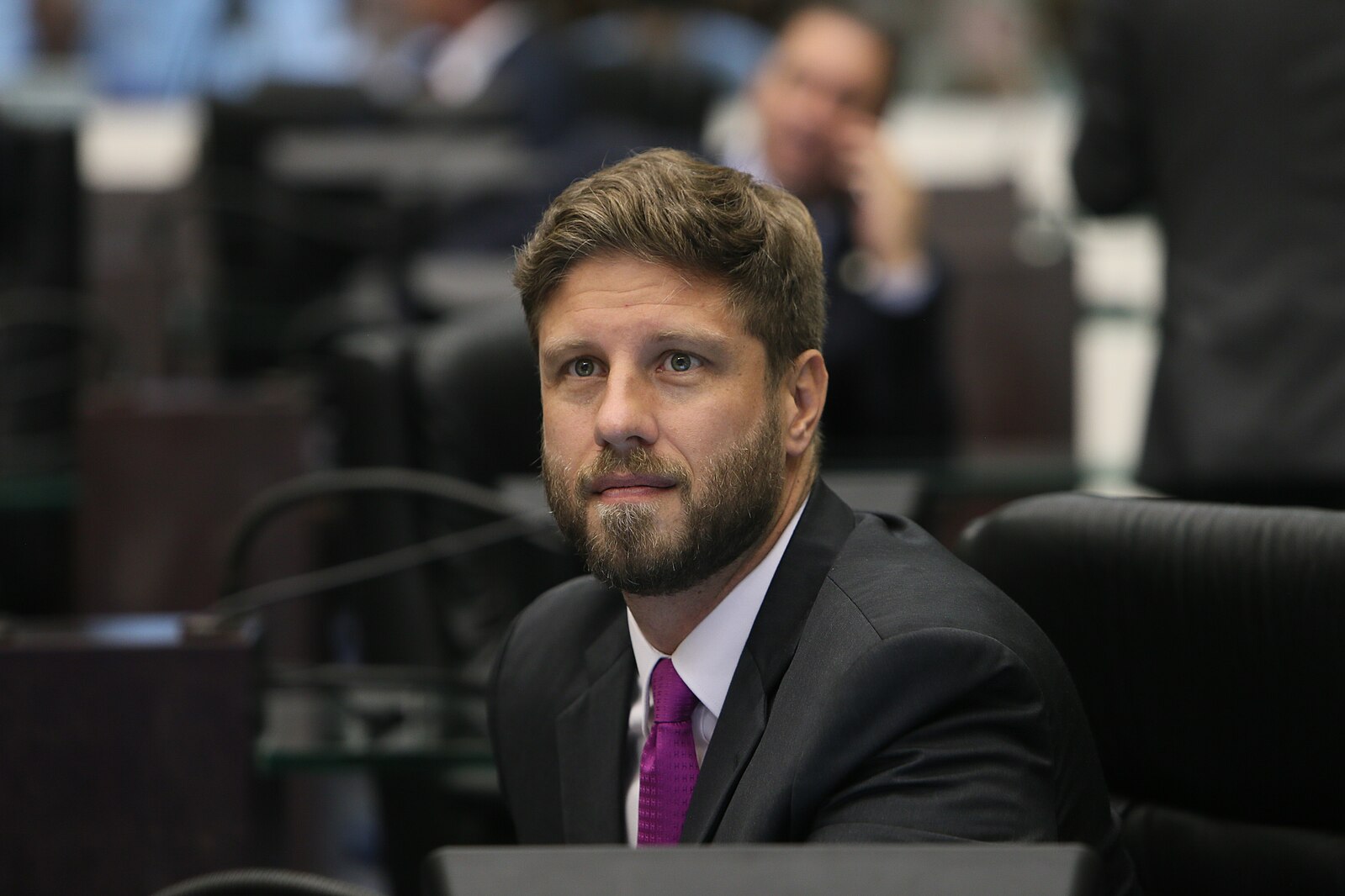 Requião Filho deixa PT e diz que pretende disputar o Governo do Paraná