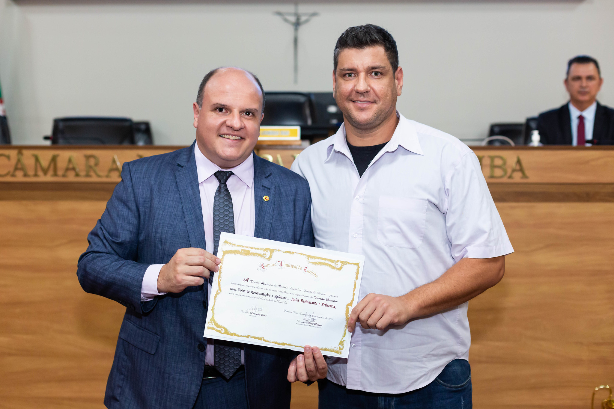 Empresas e religiosos são mais da metade das homenagens da Câmara