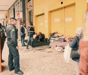 FAS nega estar tomando pertences de moradores de rua