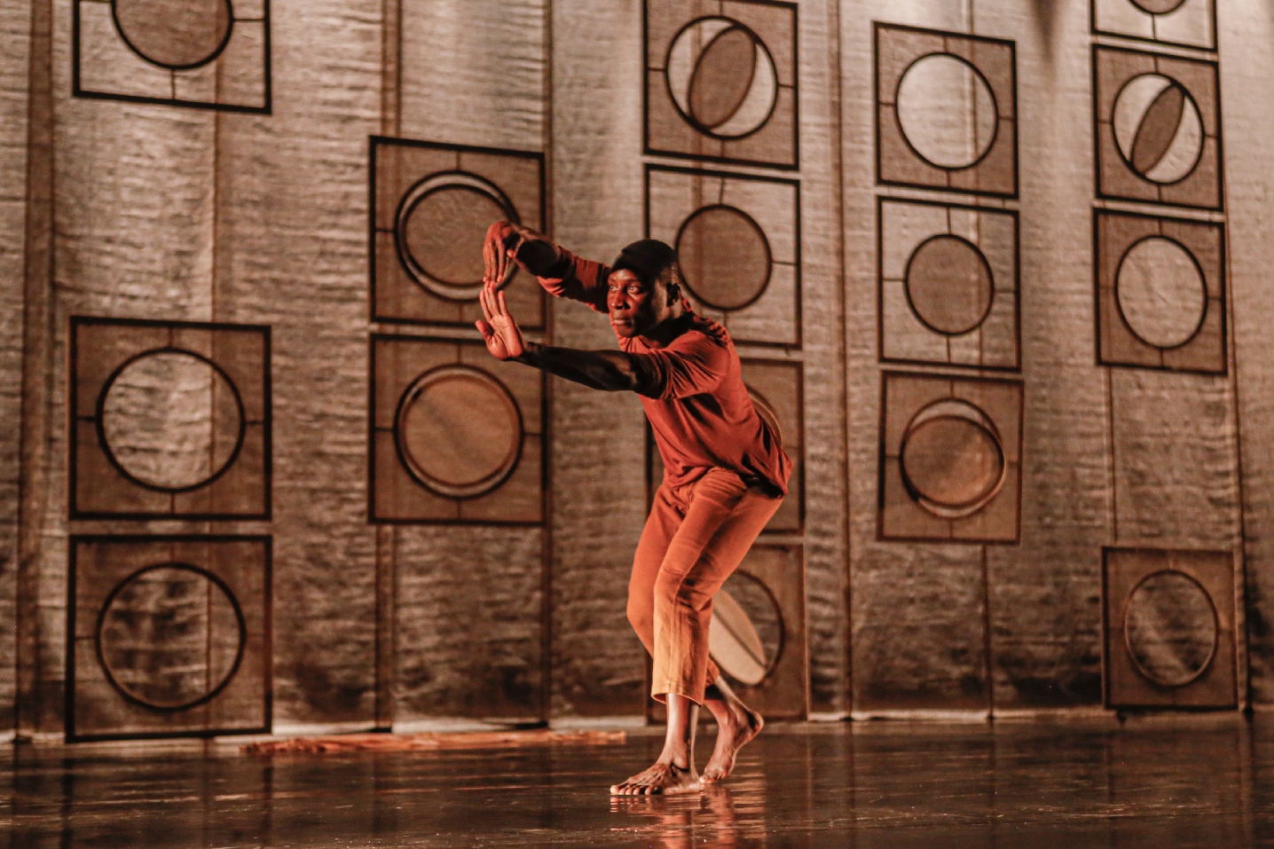 Festival apresenta espetáculos de dança contemporânea em Curitiba