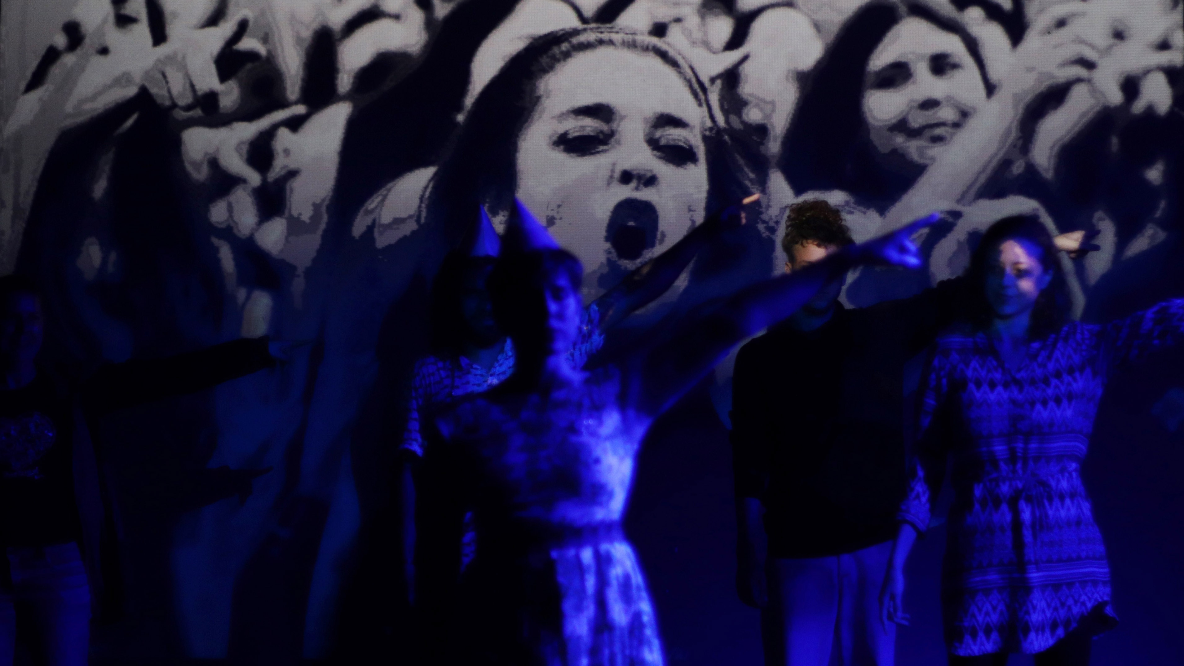 Faltam equipes de teatro só com mulheres mesmo no Festival de Curitiba