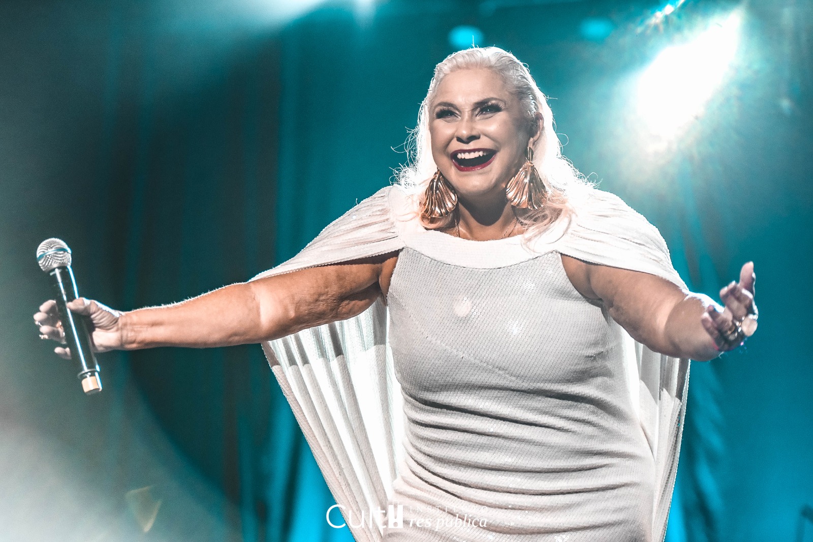 Fafá de Belém, de Curitiba e de um só Brasil