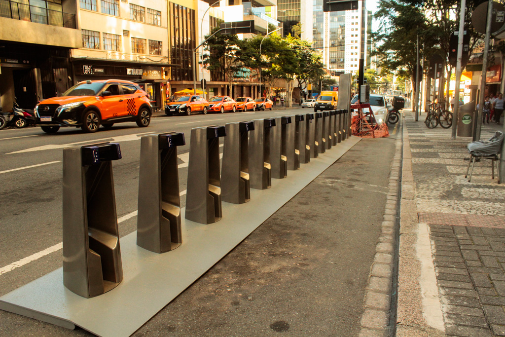 Curitiba começa a ganhar estações de bicicletas compartilhadas