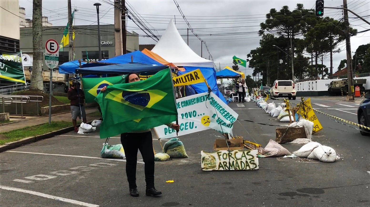 Ratinho Jr. diz que acampamentos em frente a quartéis serão desmontados