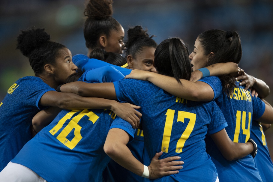 Prefeitura de Pinhais publica decreto e muda horário em dia de jogos de Seleção
