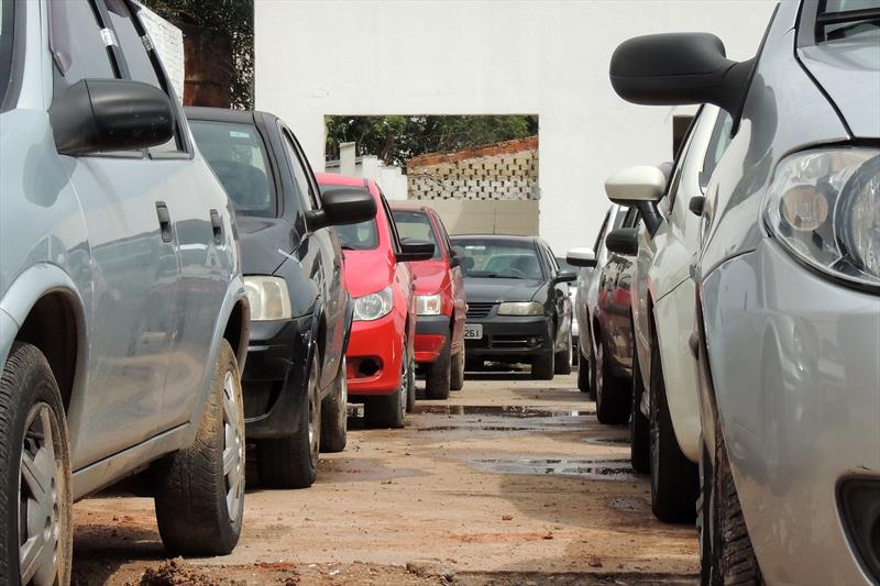 Prefeitura irá apreender carros abandonados há mais de 30 dias