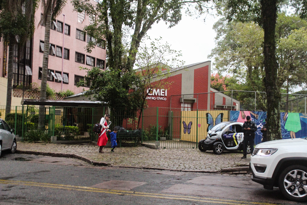 Vereador quer seguranças armados em escolas de Curitiba
