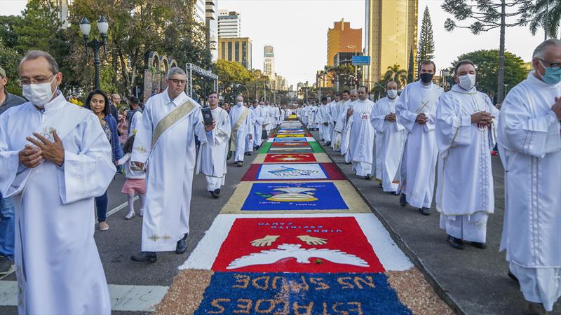 Corpus Christi de Curitiba levou R$ 1,6 mi em recursos públicos desde 2019