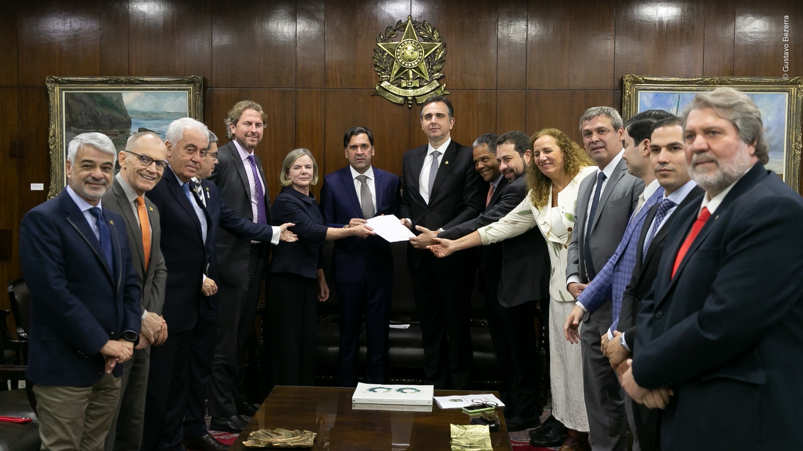 Deputados paranaenses compõem grupo que pede apuração sobre taxa de juros do Banco Central