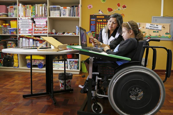 Pressionada, Prefeitura quer criar cargo para atender crianças de inclusão nas escolas