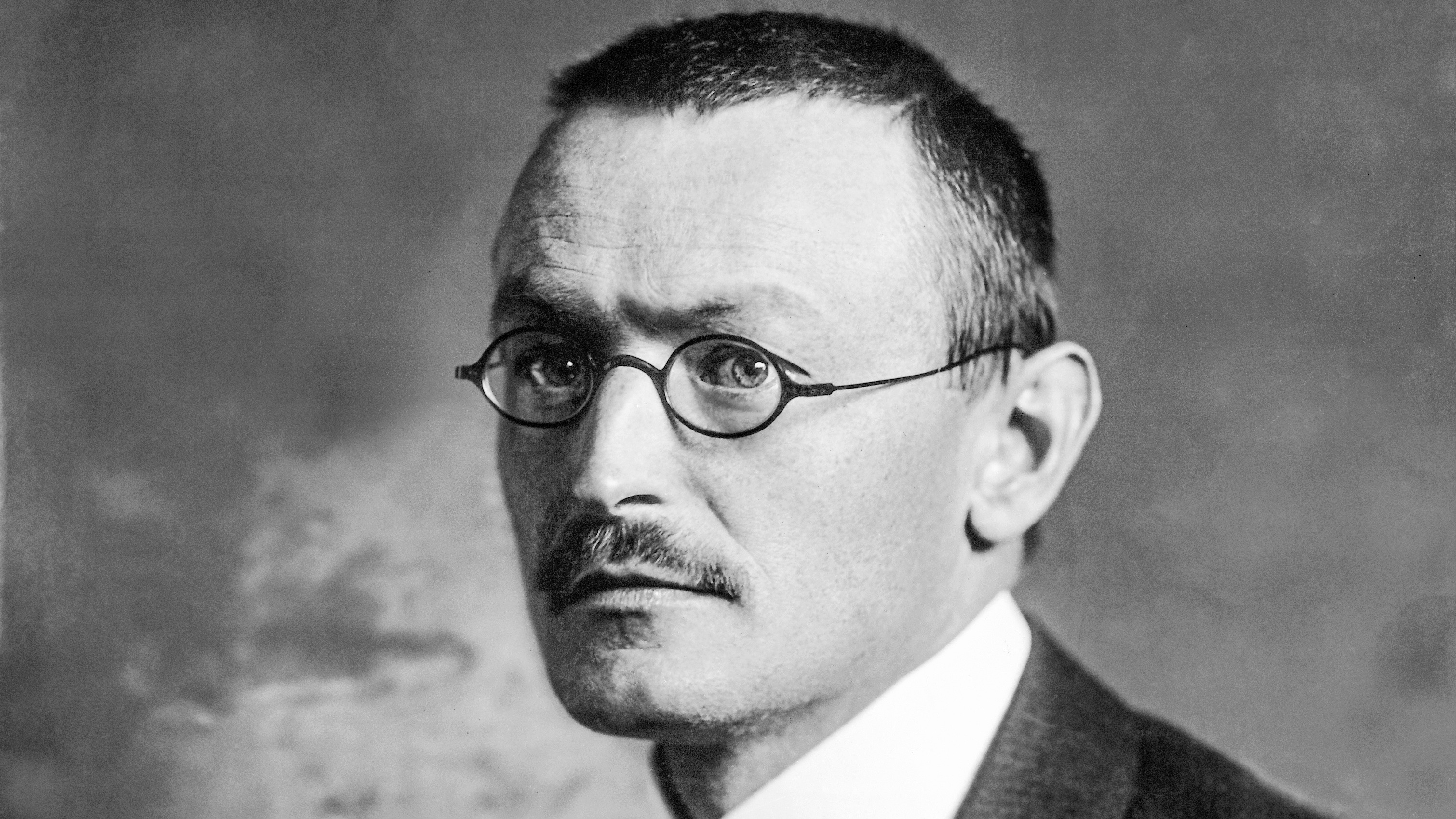 Obra de Hermann Hesse enfrenta as contradições do século 20