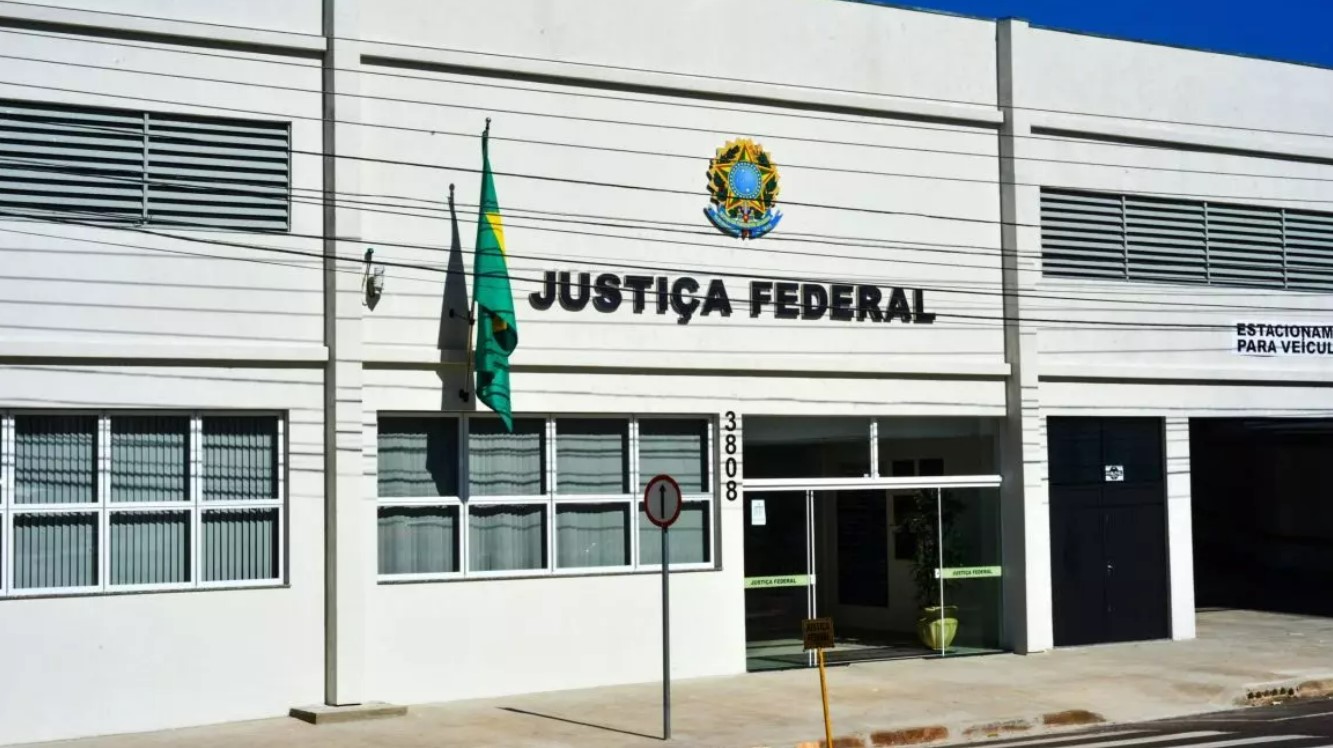 Homem é condenado por xingar defensores que recomendaram lockdown
