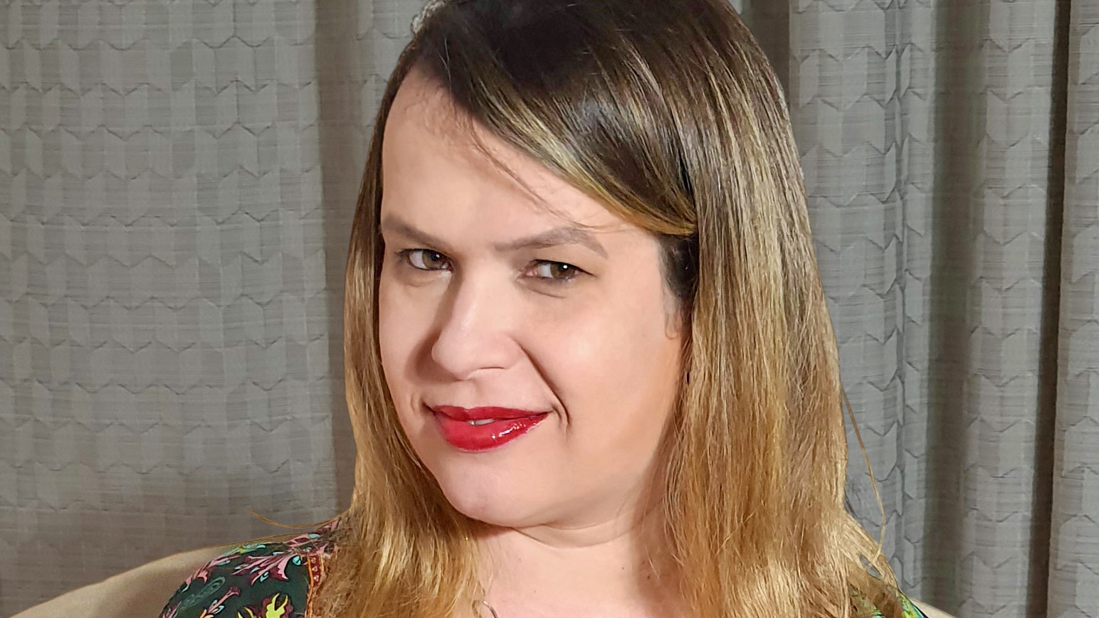 Marcela Bosa, mulher trans, lança livro de memórias na Vertov