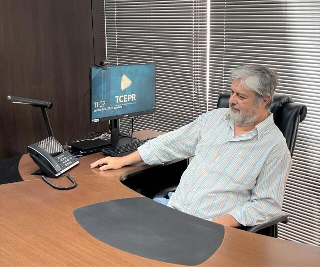 TC forma maioria e Maurício Requião levará bolada milionária por anos em que não trabalhou