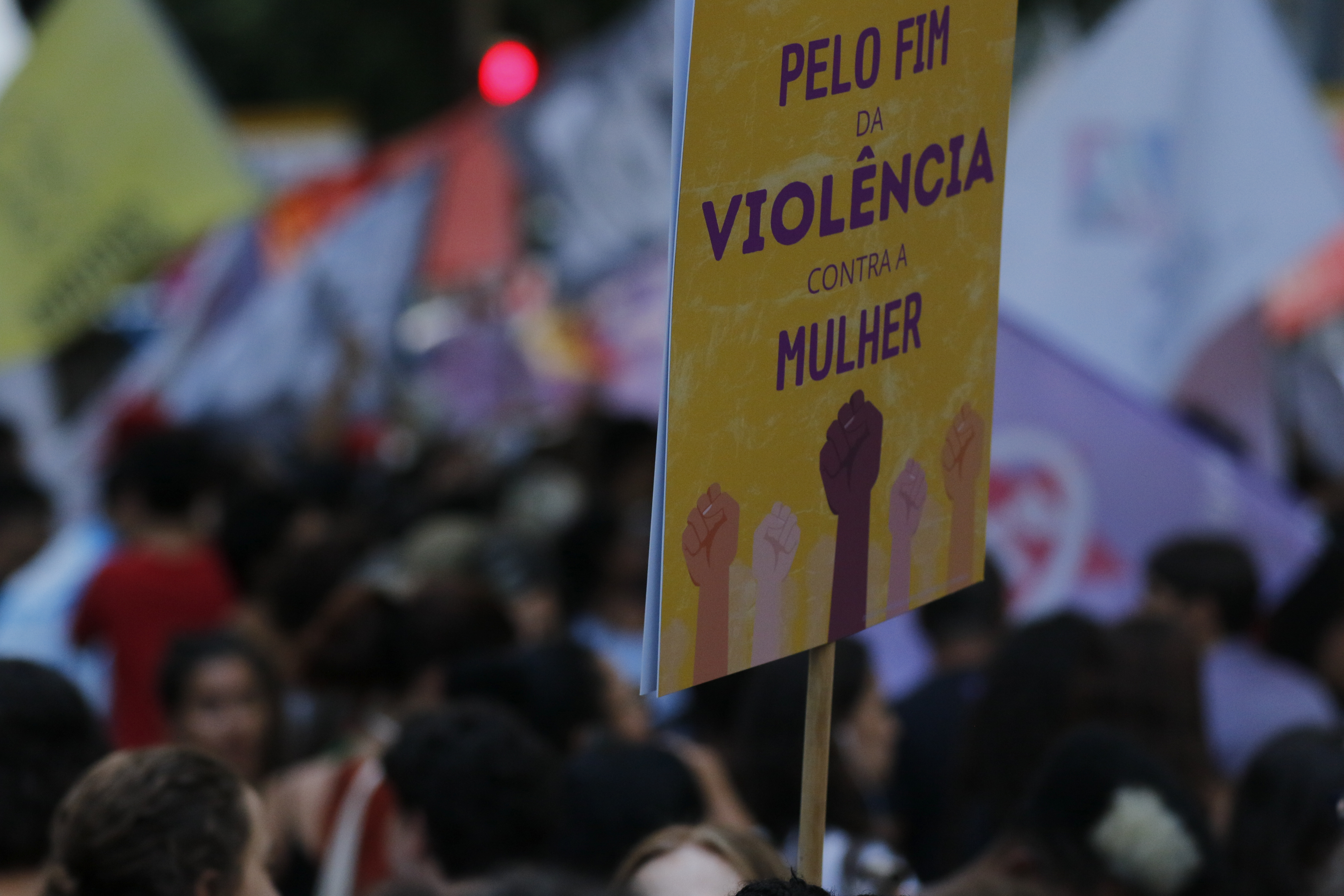 Paraná é o 3º em casos de feminicídio no Brasil, aponta estudo