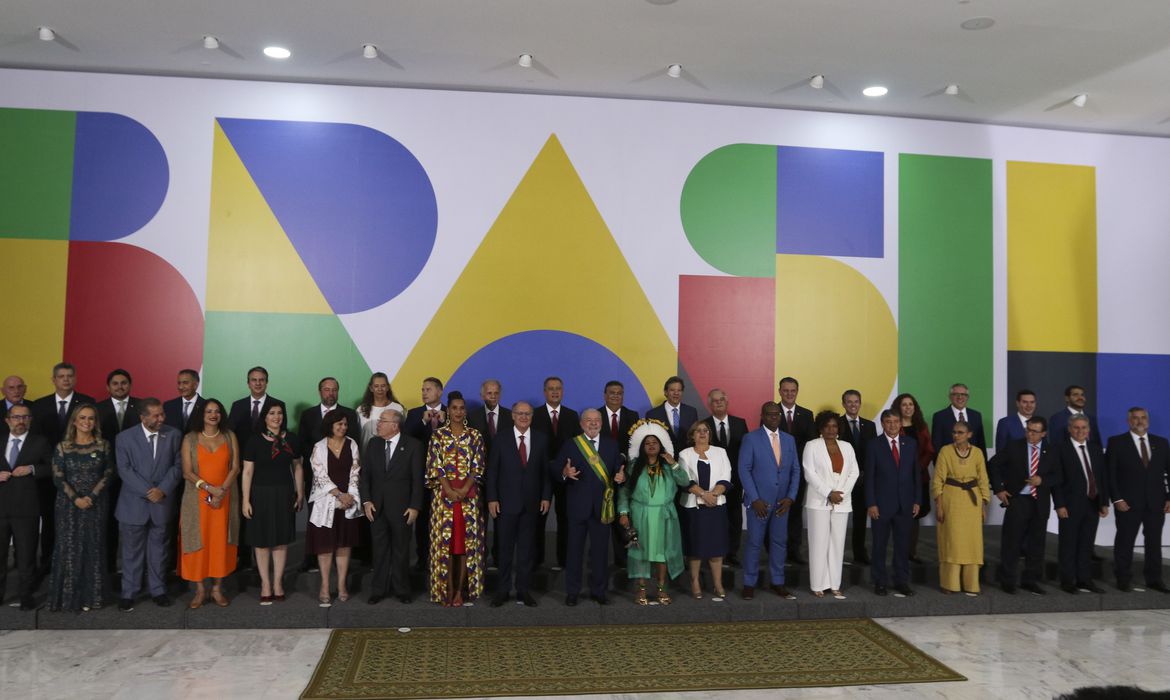 Equipe ministerial de Lula tem mais paridade de gênero, mas homens ainda são maioria