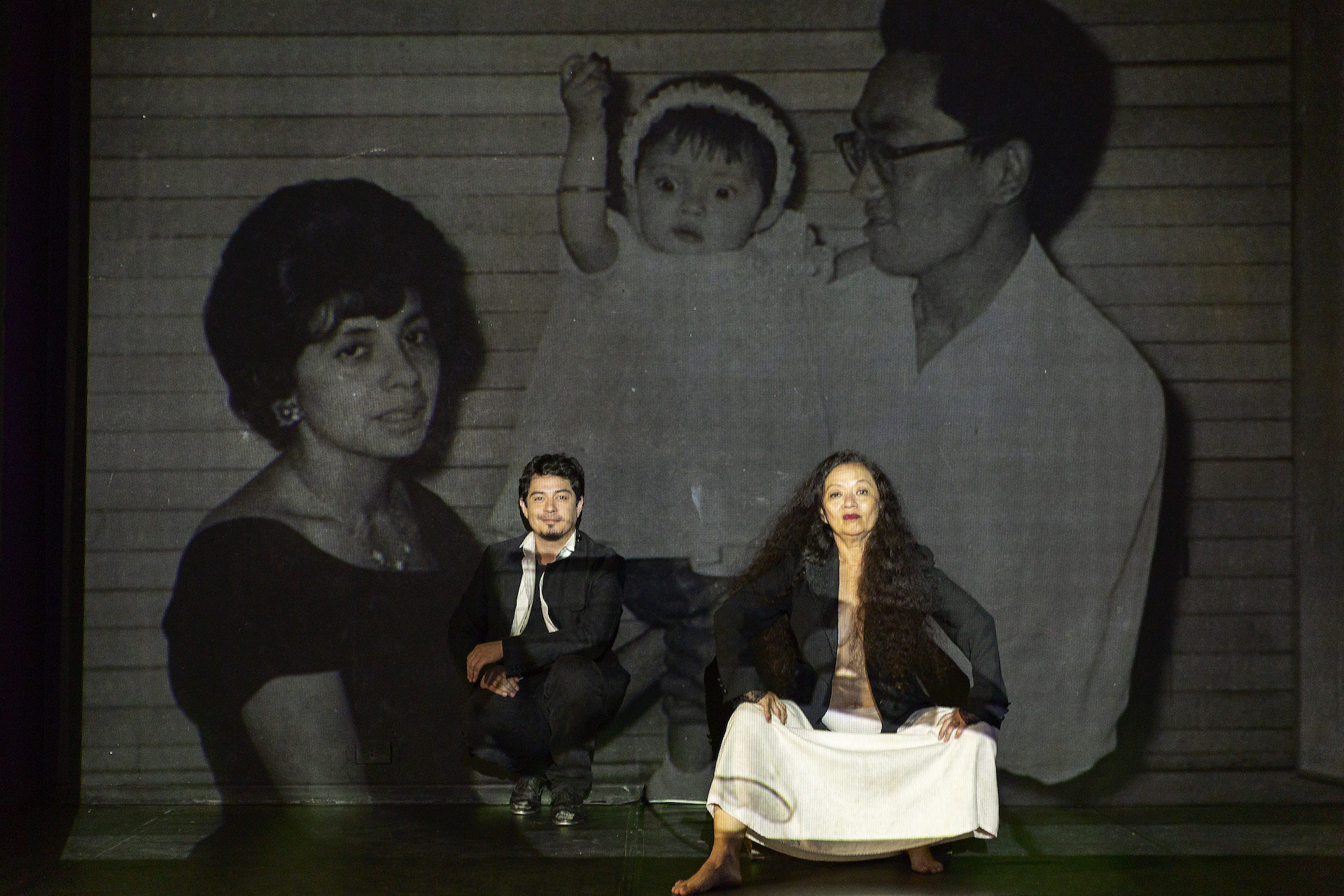 Nena Inoue dá voz aos vivos e aos mortos em "Sobrevivente"
