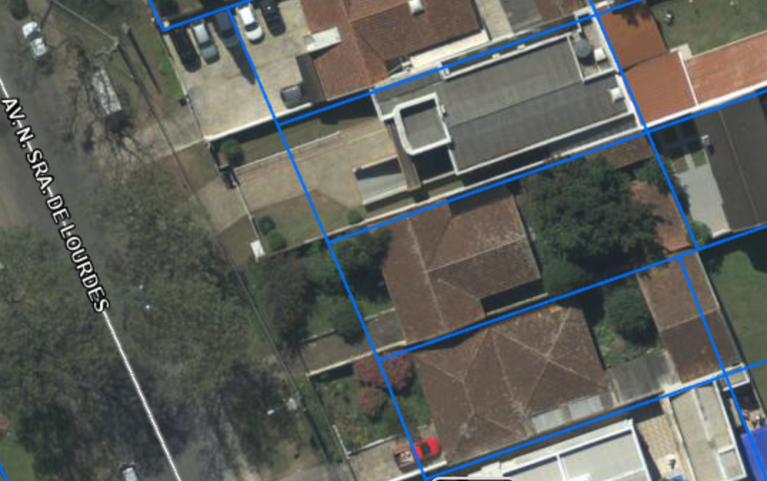 Enquanto aumenta o IPTU, Curitiba dá desconto a ocupantes de terrenos públicos