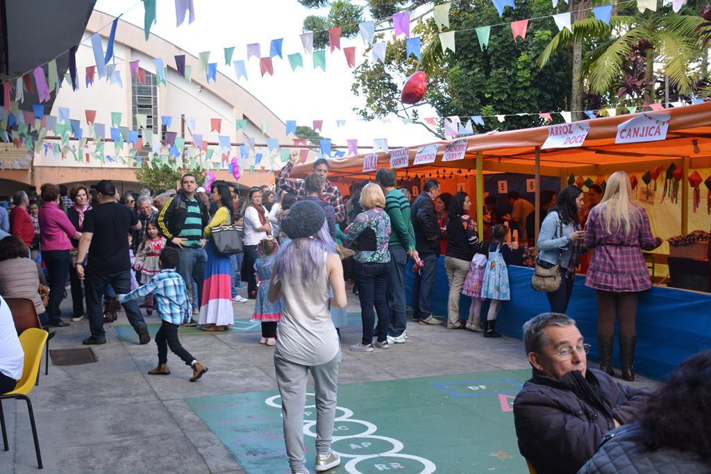 Arraiá do Colégio Passionista combina diversão e solidariedade