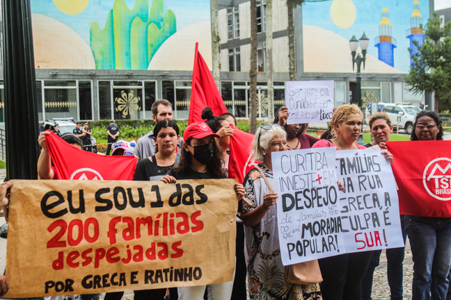 Prefeitura continua sem plano de abrigo para famílias expulsas do Campo do Santana
