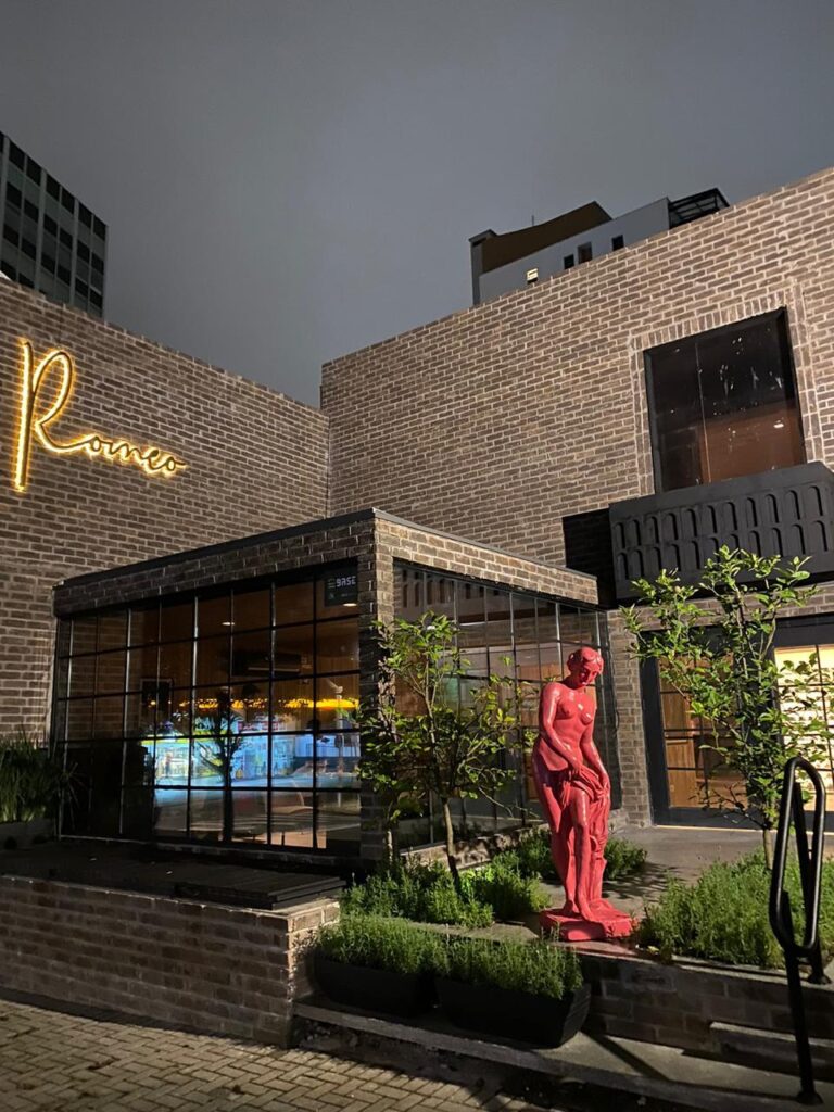 No restaurante italiano Romeo, em Curitiba, o menu para o Dia dos Namorados inclui couvert, entrada, prato principal e sobremesa. (Foto: Divulgação)