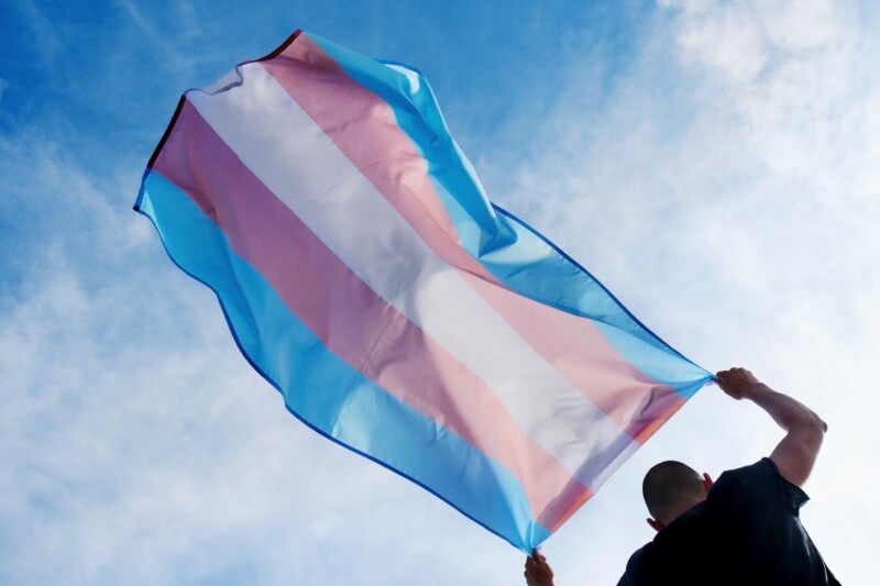 Curitiba terá primeiro adolescente trans a mudar nome e gênero