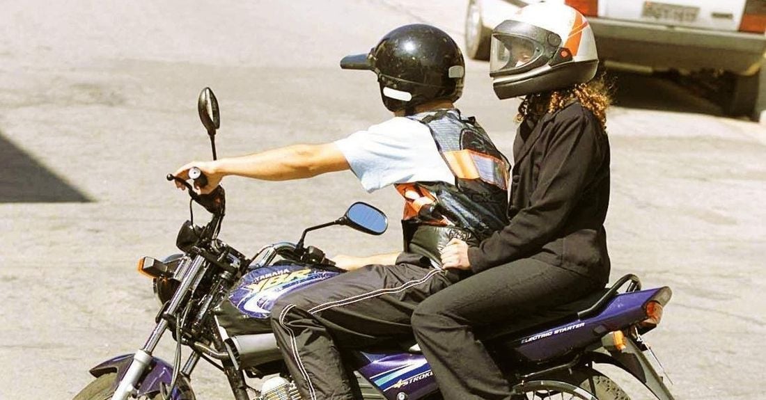 Deputado quer que Procon multe apps que oferecem serviço de mototáxi no Paraná