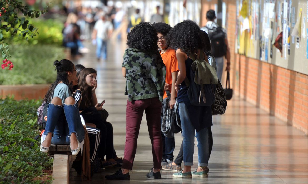 Copel oferta bolsas e estágios para estudantes de Engenharia Elétrica